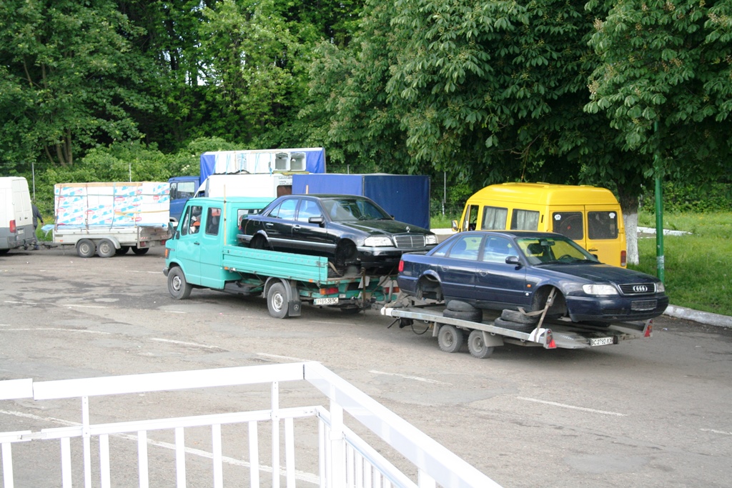 Любые транспортные средства, въезжающие в Украину, должны быть растаможены и зарегистрированы в течение 10 дней с момента пересечения государственной границы